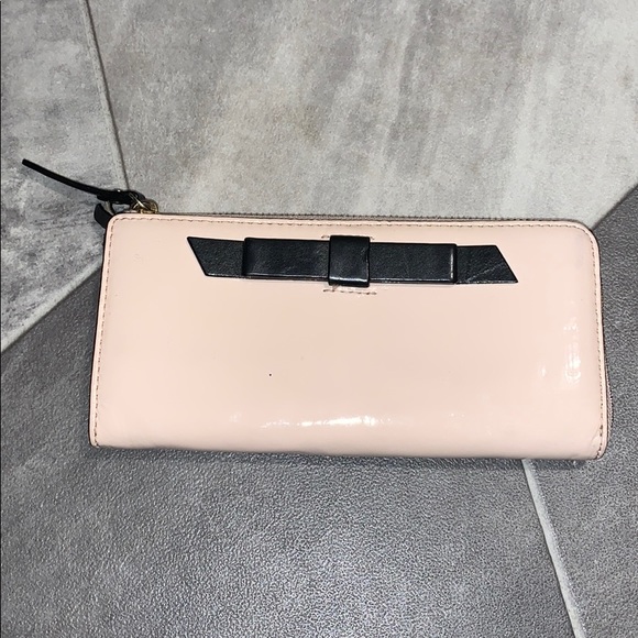 kate spade Handbags - Kate Spade Chelsea Park Bow Wallet